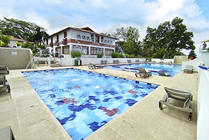 Hotel con piscina