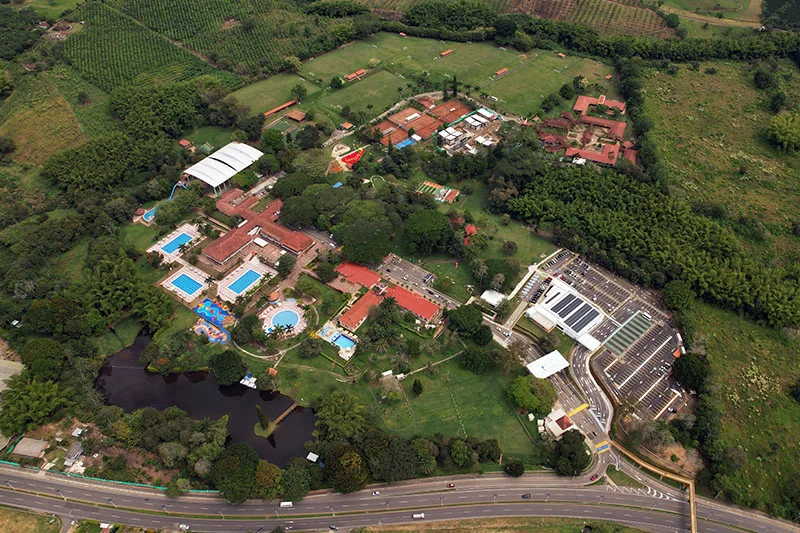 toma-aerea-parque-soleden-en-el-quindio